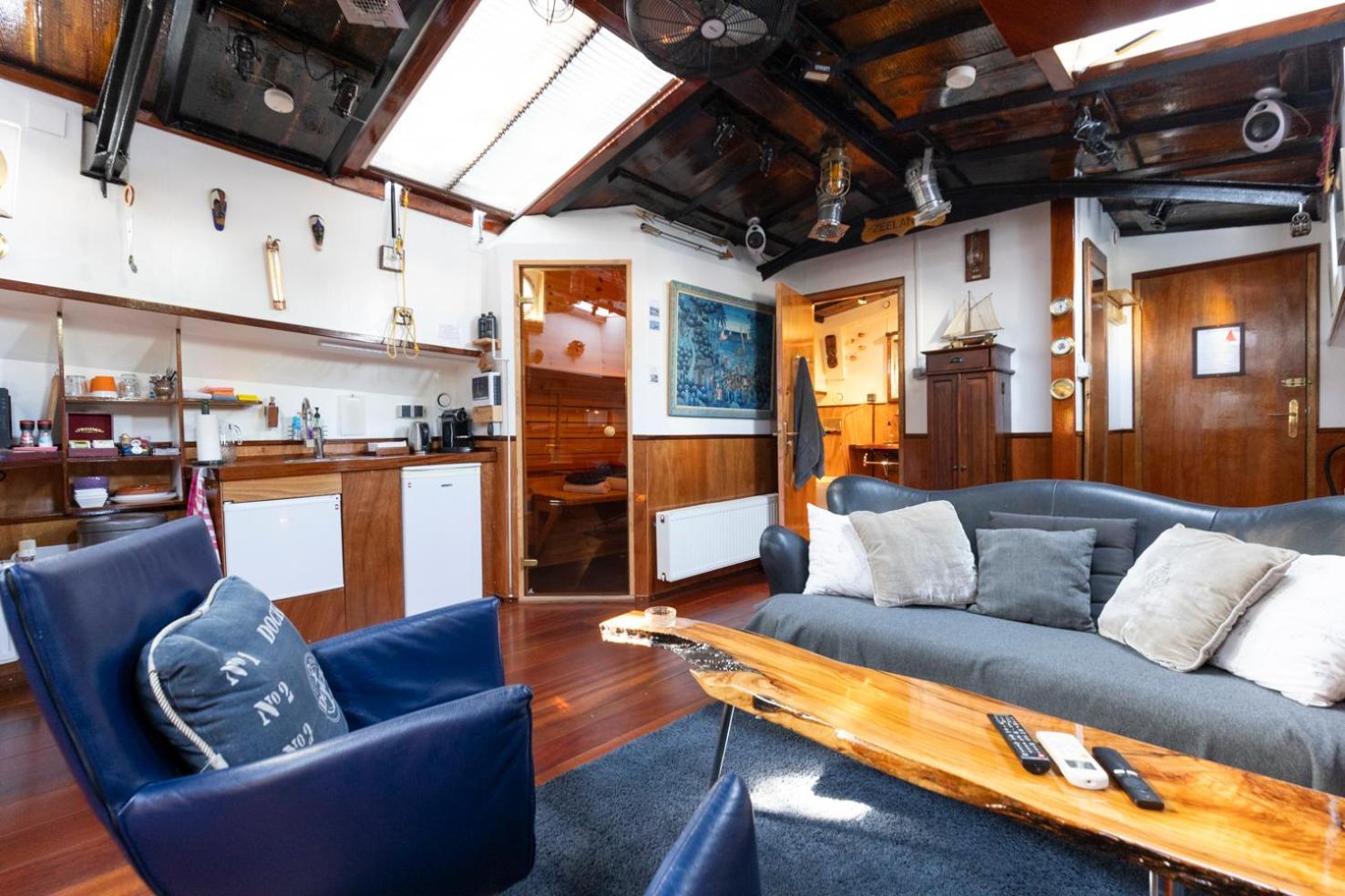 Anna Houseboat Hotel Amsterdam Exterior photo
